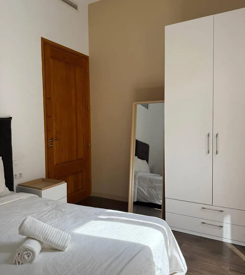 ברצלונה Centric 2 Bedroom Apartment