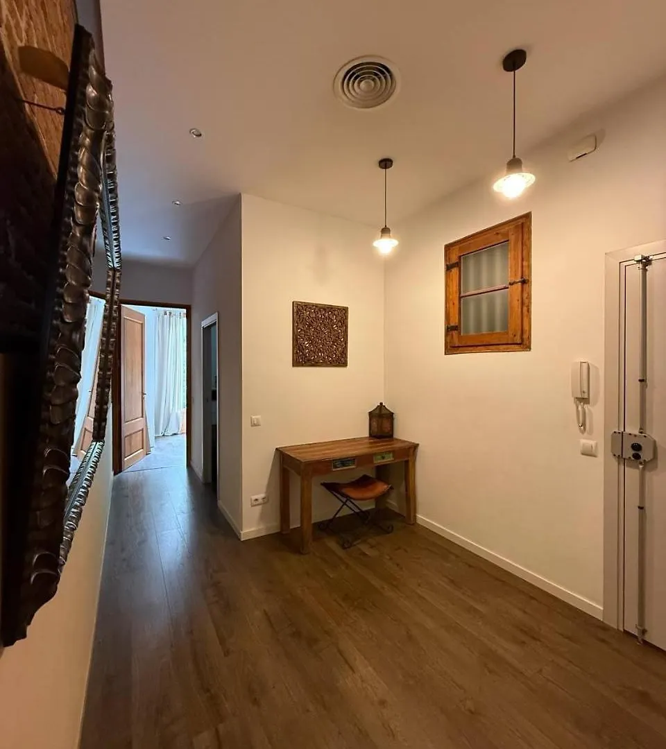 ברצלונה Centric 2 Bedroom Apartment