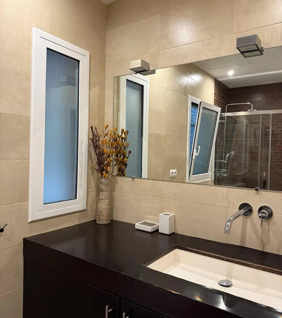 ברצלונה Centric 2 Bedroom Apartment ספרד
